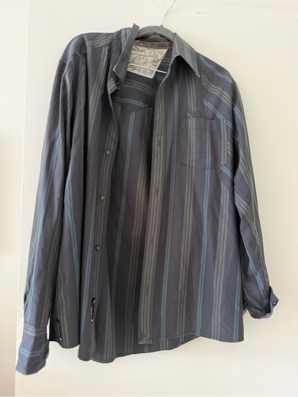 Quiksilver Men's Black Stripe Button-Down Shirt